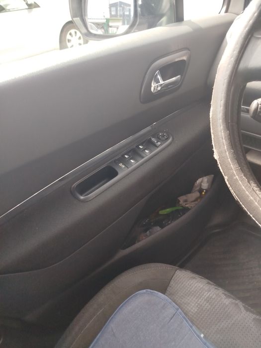 Vând/schimb Peugeot 3008