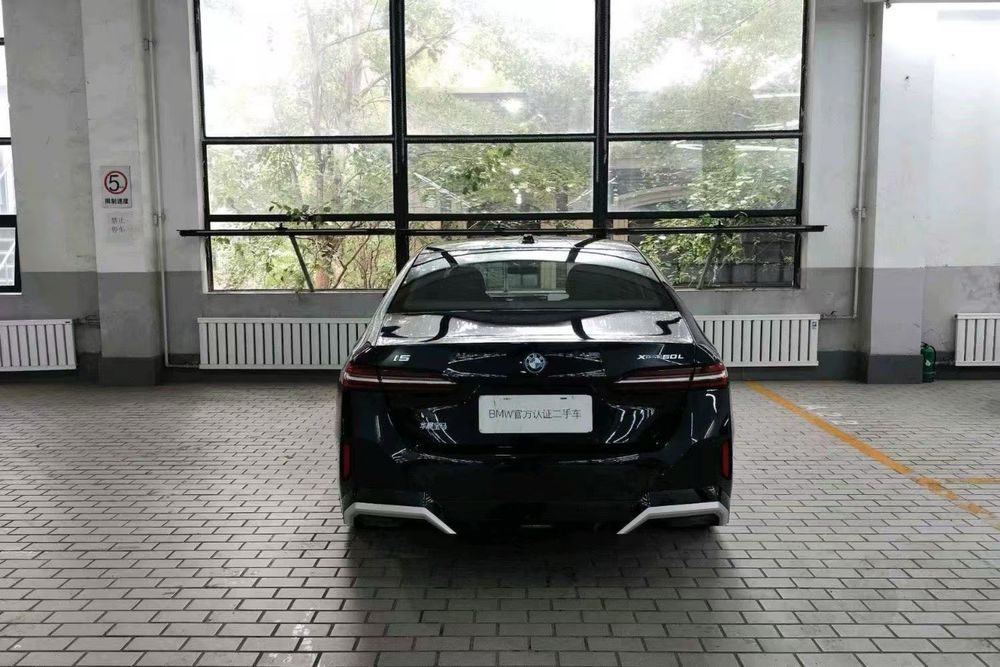 BMW I5. 50 L   2 ta Matorlik  Full Pozitsa Zakazga Olip Kelamiz