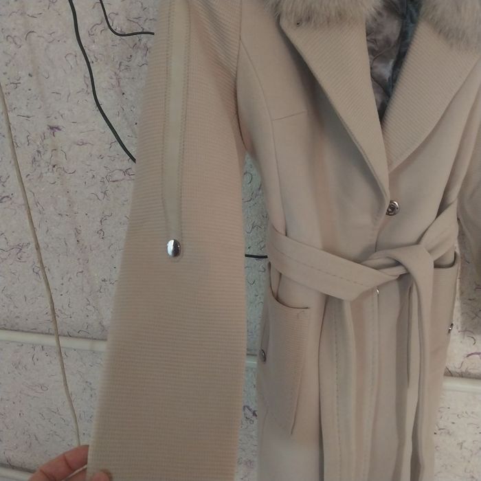 Palto sotiladi narxi 600 ming