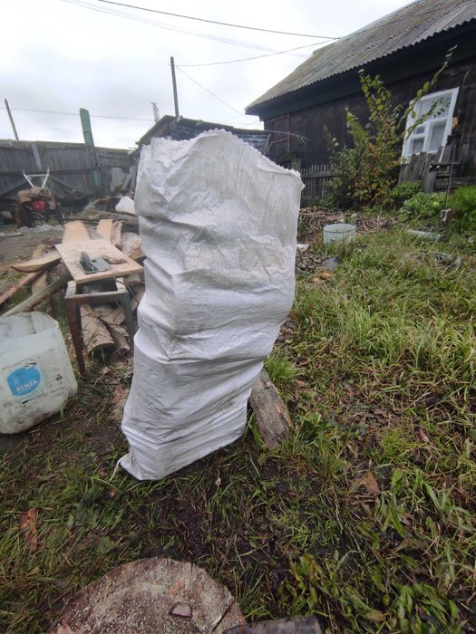 Продам дрова, уголь, песок в мешках