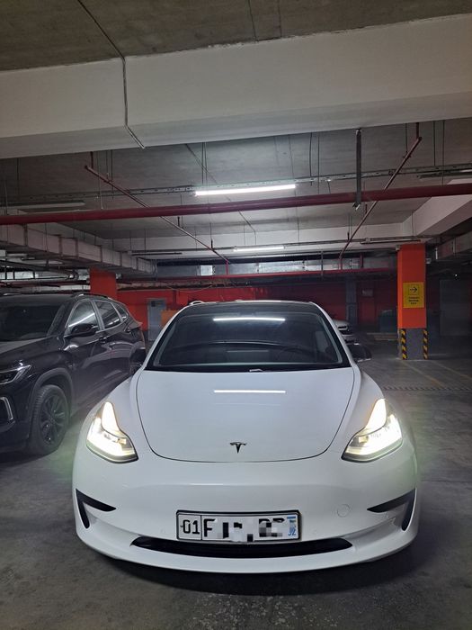 Tesla  model 3  srochna sotiladi