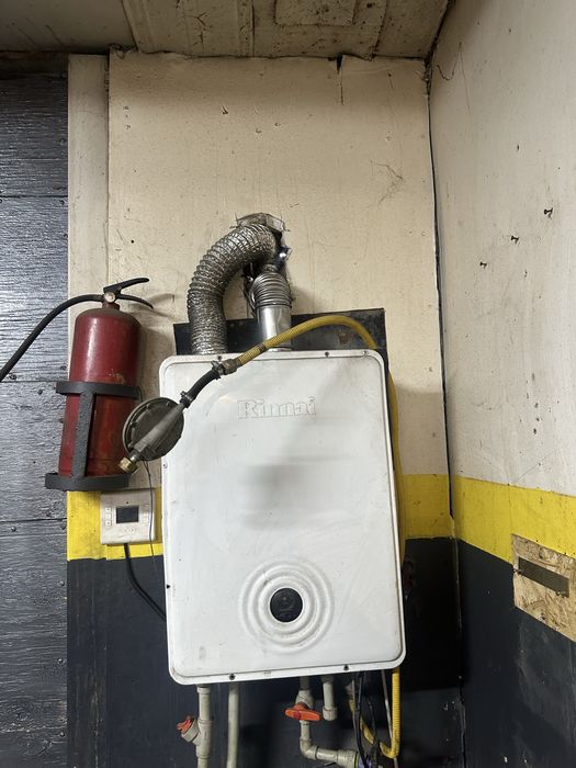 Продам газовый котел ринай на пропане полностью рабочий