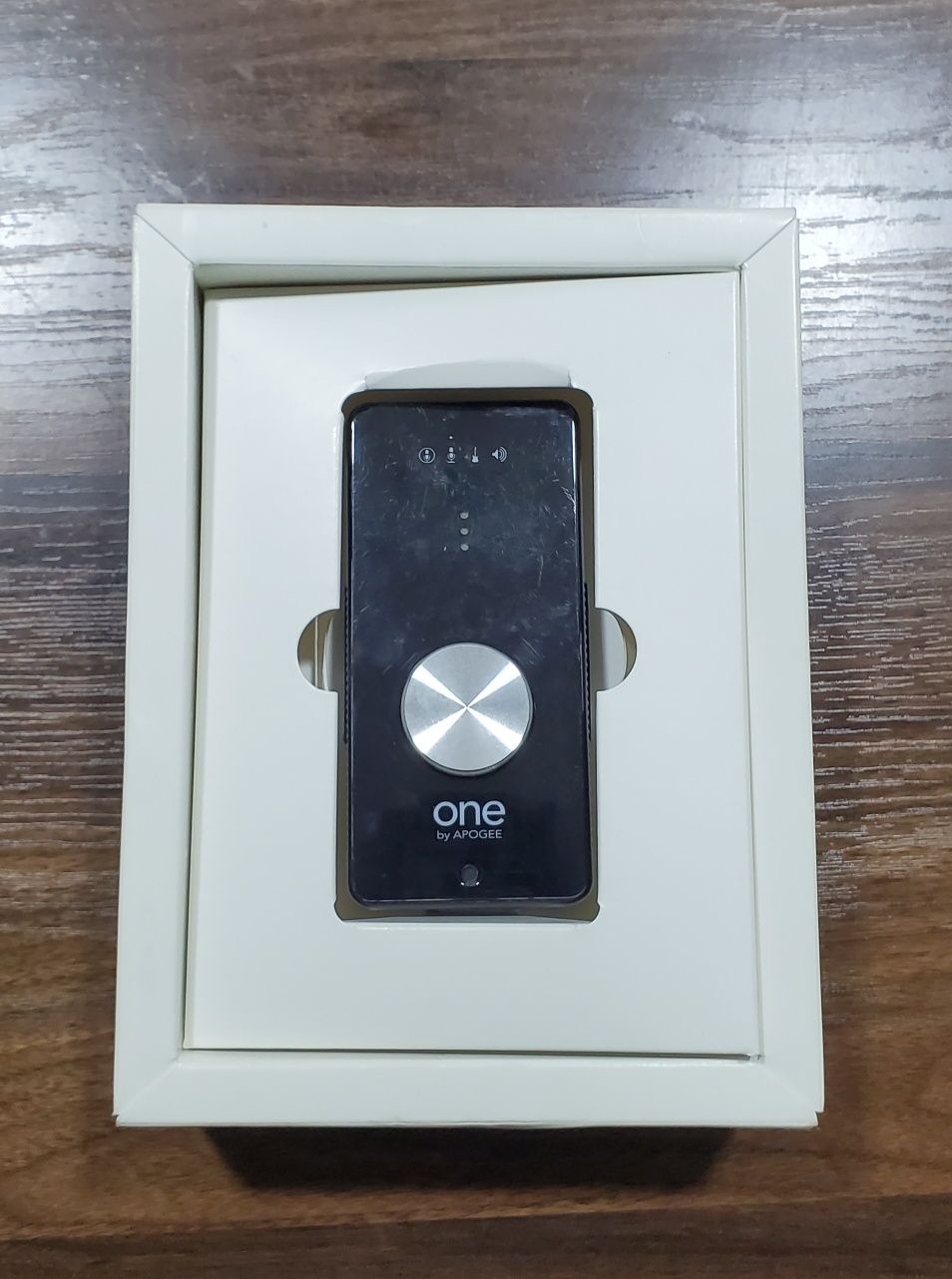 Apogee ONE Zvukavoy karta