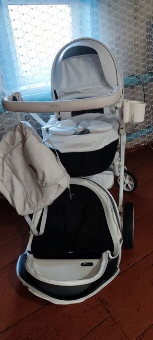 Продам коляску зим лето новая