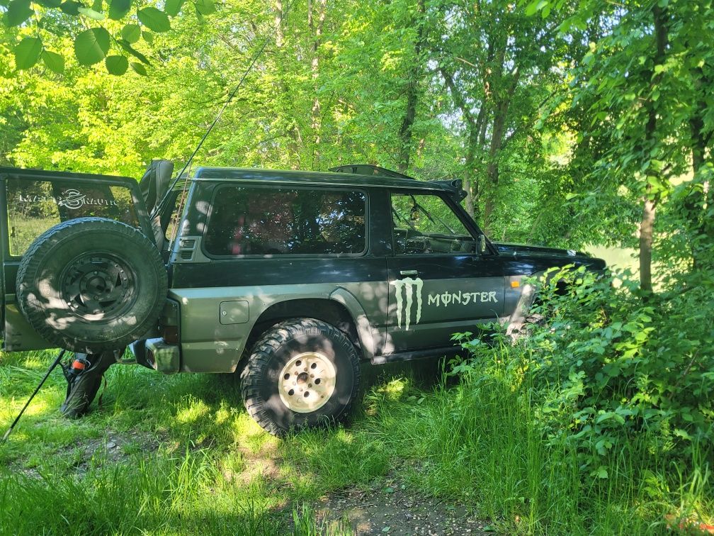 Vând schimb nissan patrol y60 cu atv