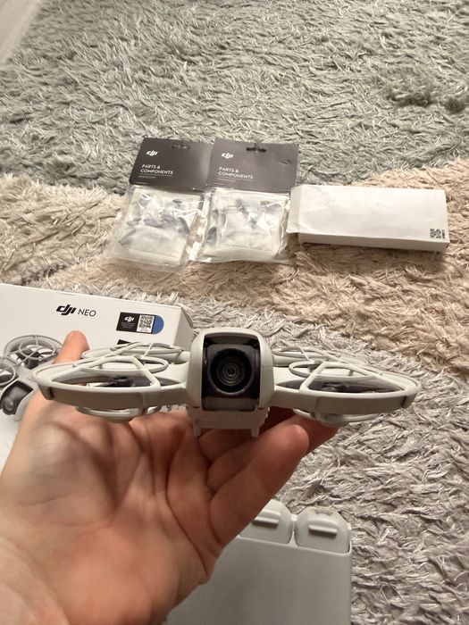 Dji neo plus 4бр батерии и зарядно