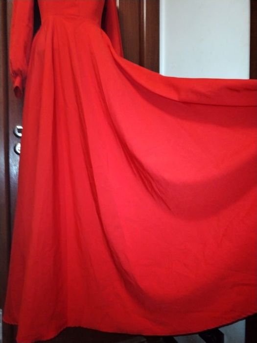 Платье красное в пол