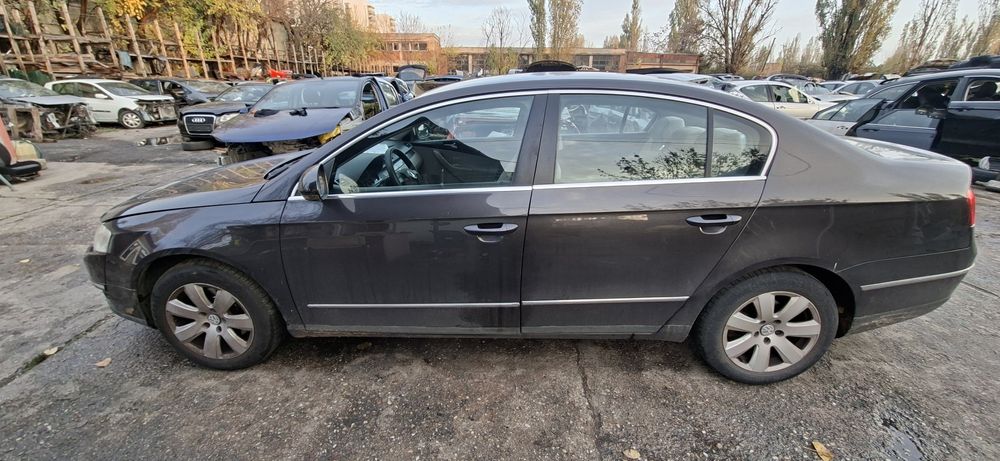 Dezmembrez Volkswagen Passat B6 1.9 D 2007