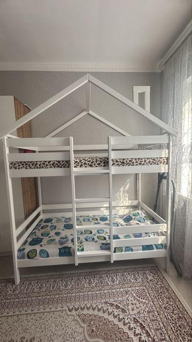 Кровать двухъярустная