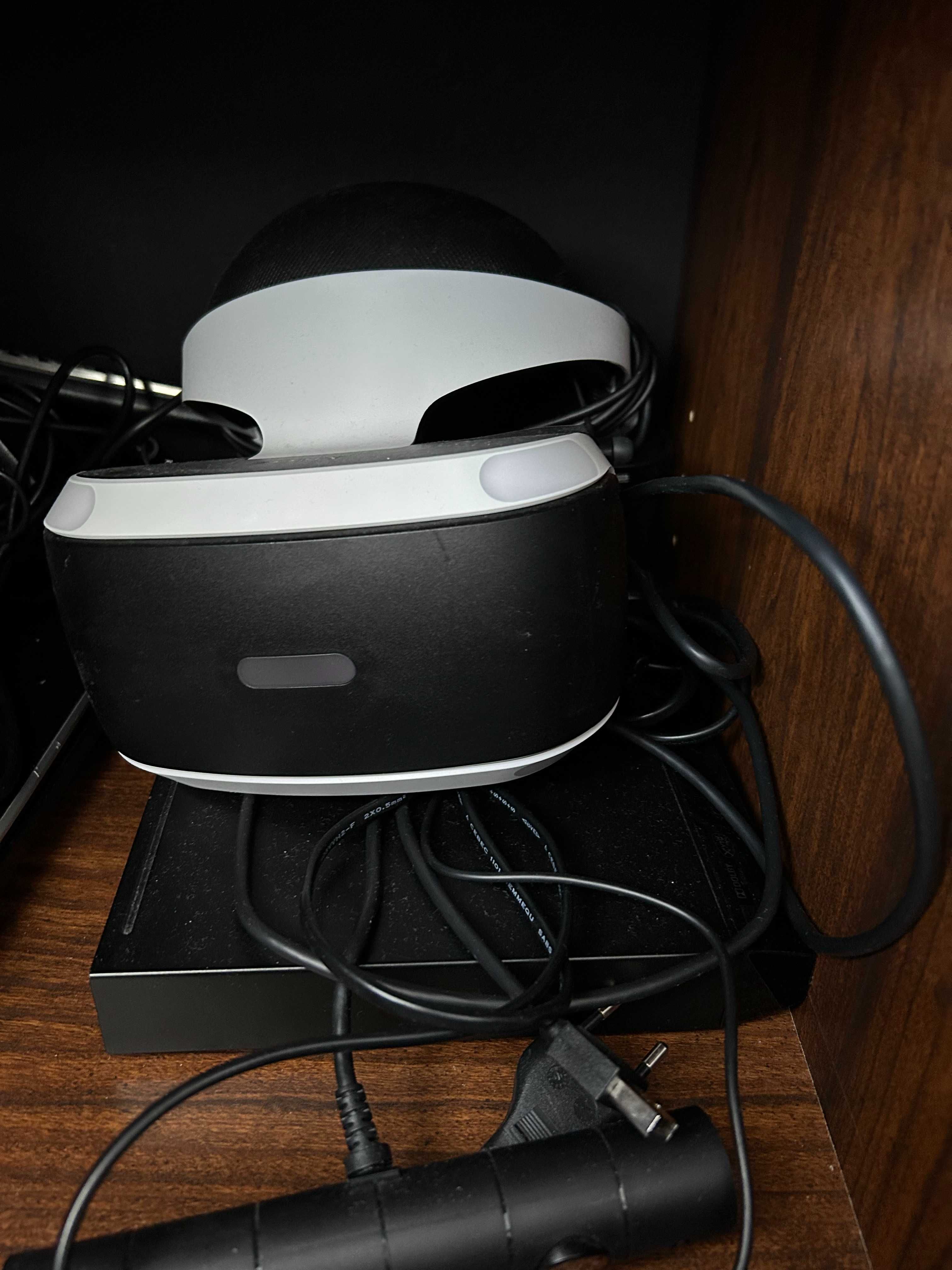 PS 4 cu VR, stare excelentă, cu 2 Joy stick-uri