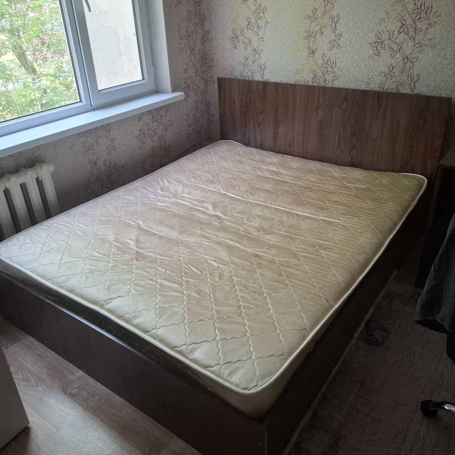 Продаётся кровать в хорошем качестве