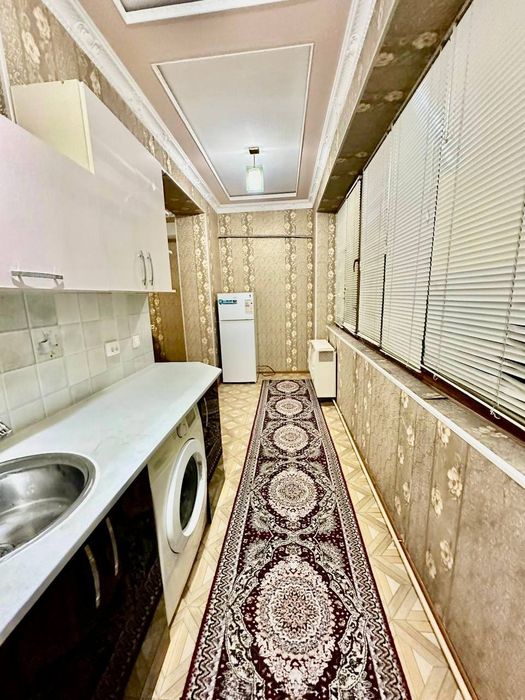 Yakkasaroy tumani Oybek metro yaqnida arenda