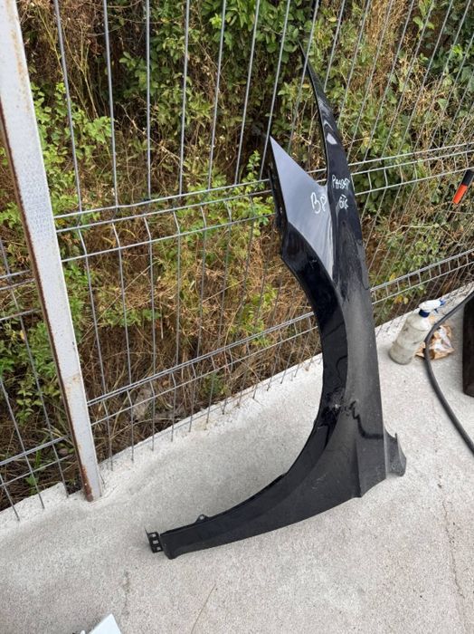 Aripa stanga fata Volkswagen Passat B8 2015/2016/2017/2018 Neagra