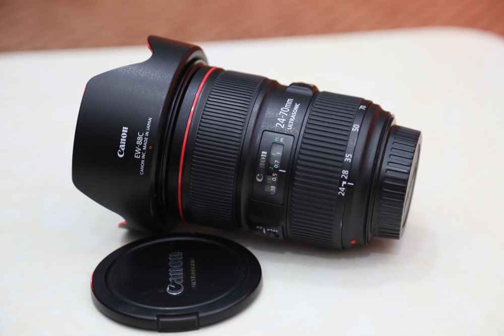 Canon obektiv sotiladi