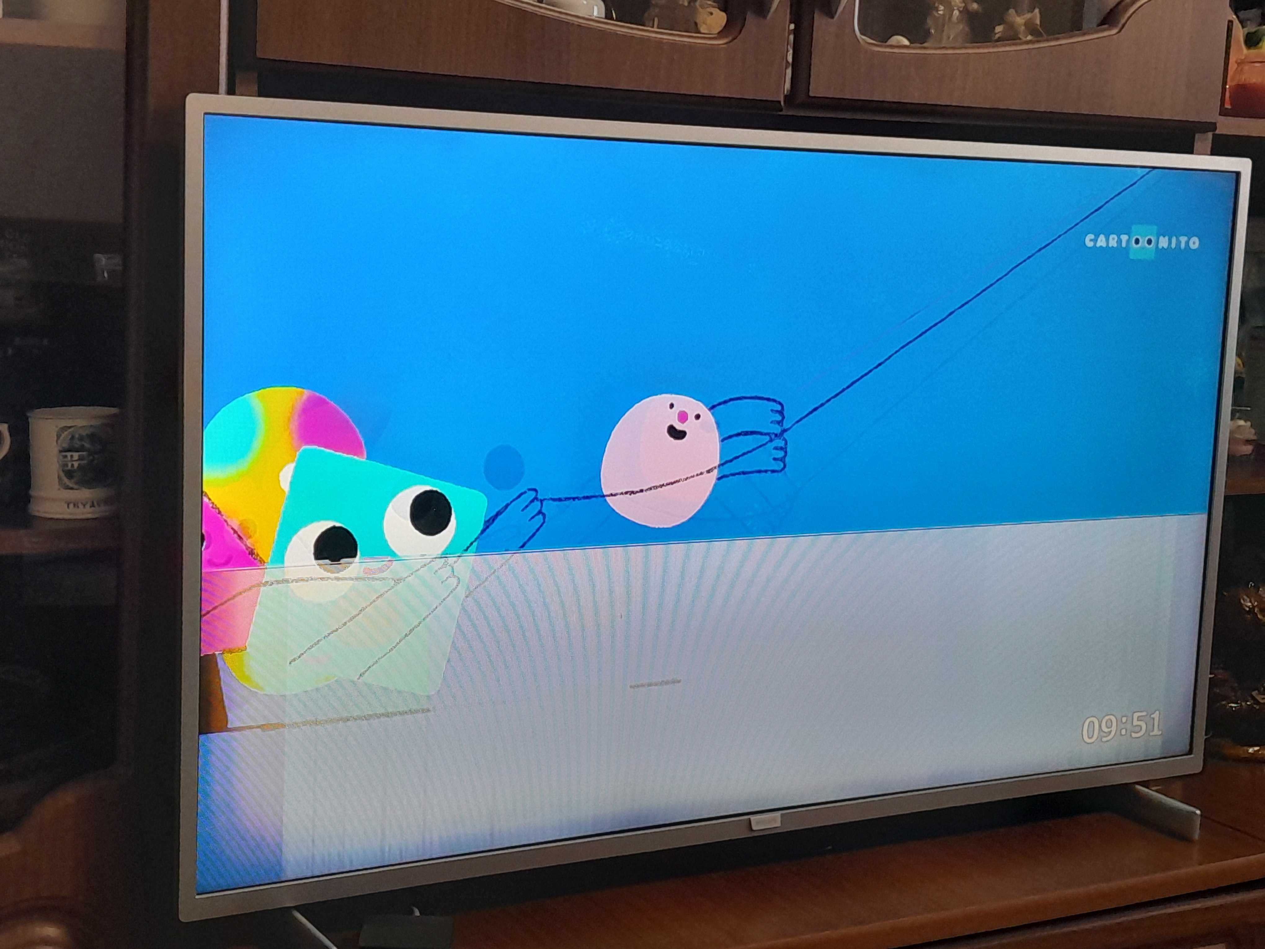 Телевизор Смарт PHILIPS 43' с малък проблем
