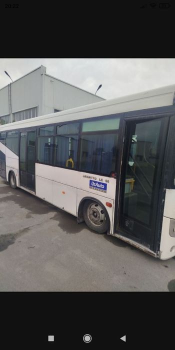 Isuzu avtobus sotiladi