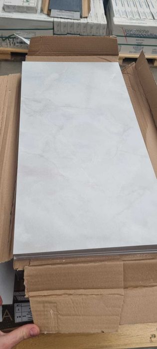 Gresie model Italian travertin