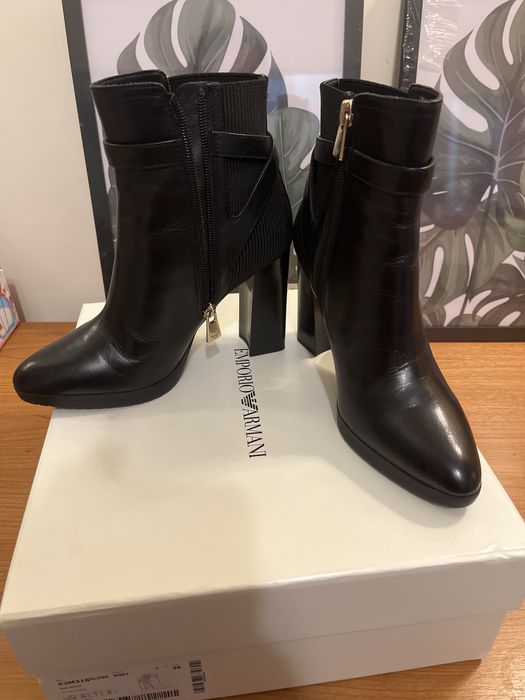 Emporio Armani - естествена кожа 36н