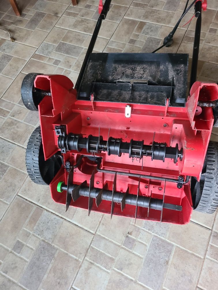 Vand masina de tuns iarba si scarificator