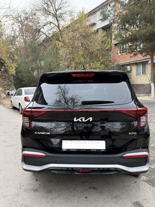 Kia Carens sotiladi