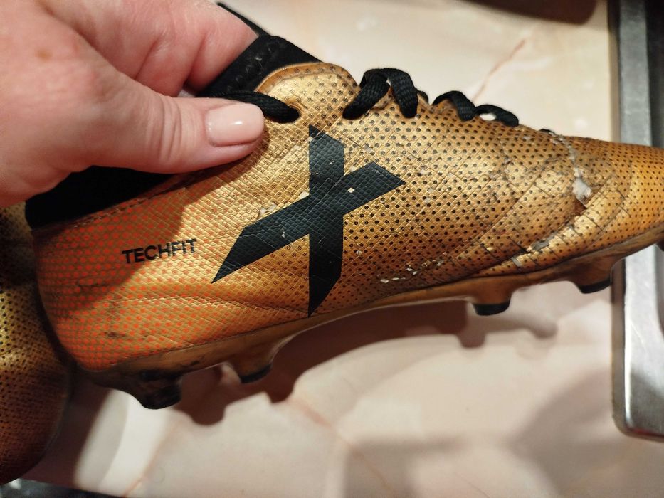 Adidași ADIDAS de fotbal, 37, utilizabili,cu semnături
