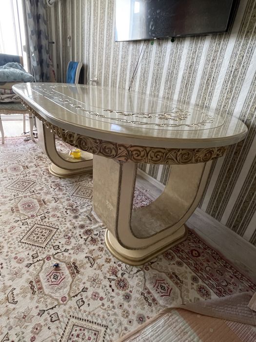 Стол сатылады.Жазылмалы стол