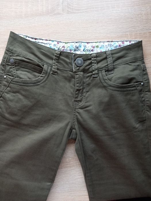 Pantaloni marca orsay,  mărimea xs