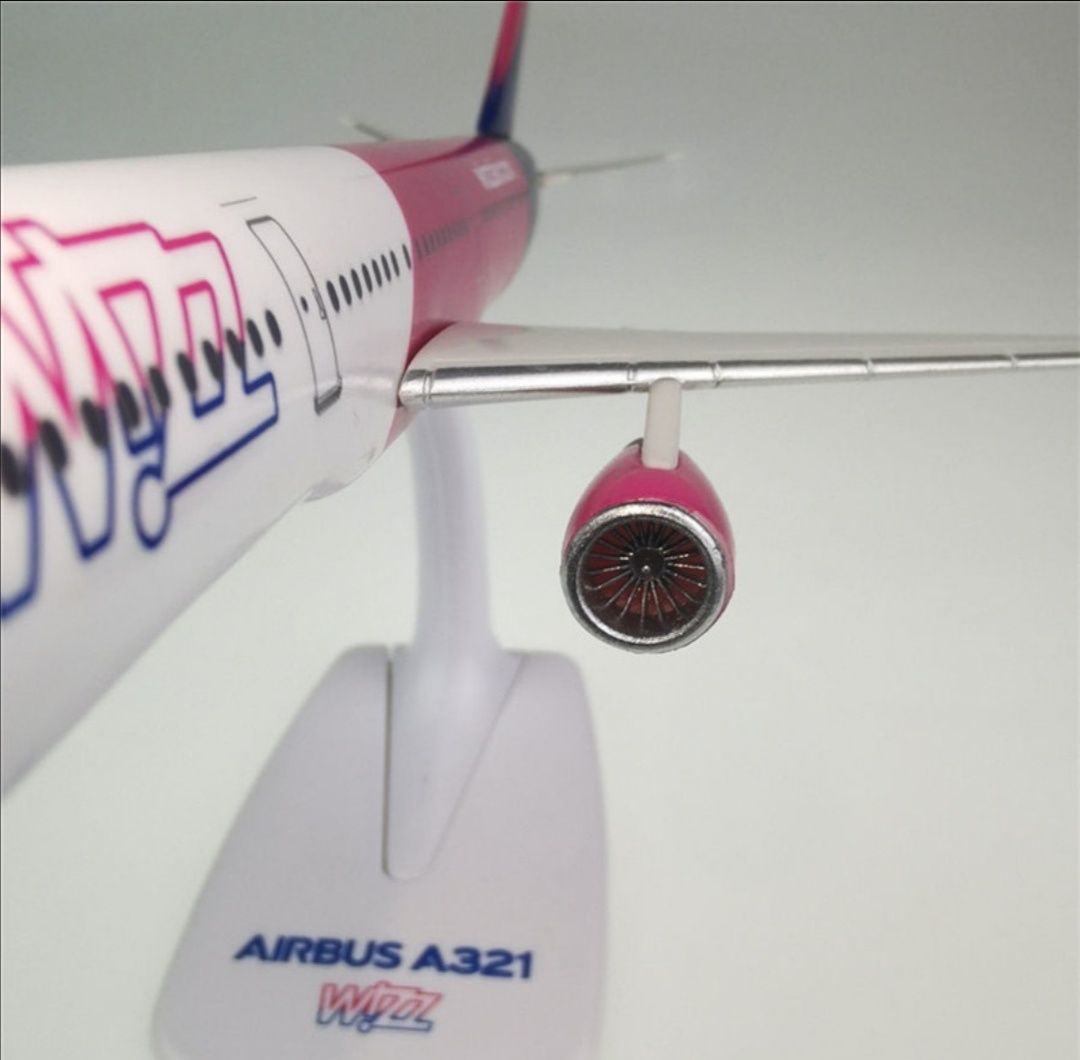 Macheta avion Wizz Air Airbus 321 / plastic / 22 cm / cadou