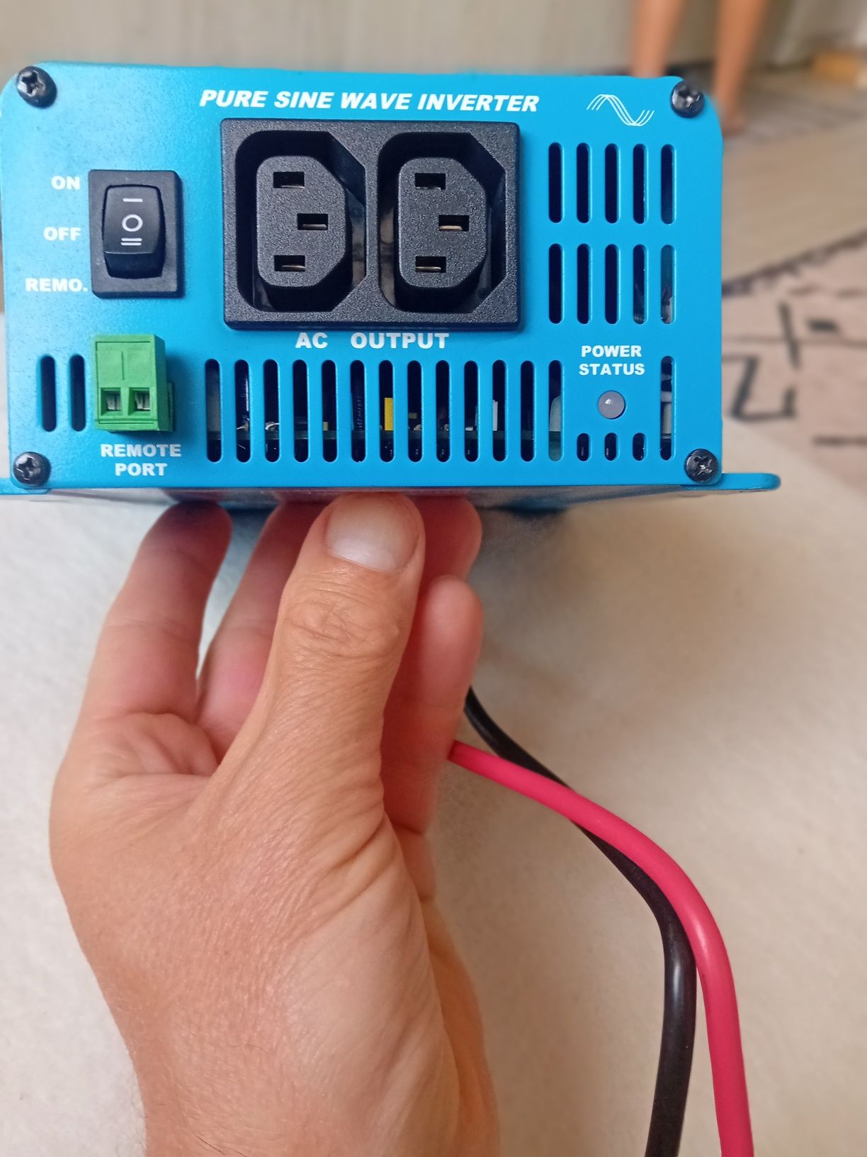Инвертор 24 V волта victron phoenix inverter  24 volt 350 va