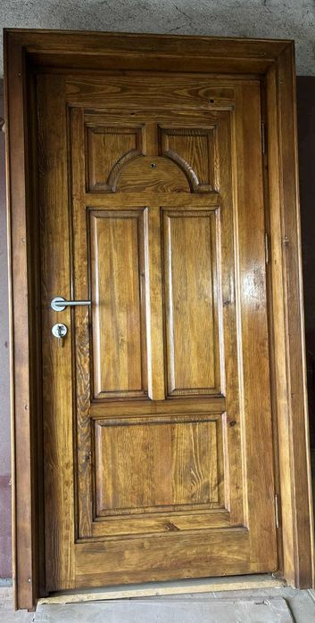 Входна врата - масивна, бял бор