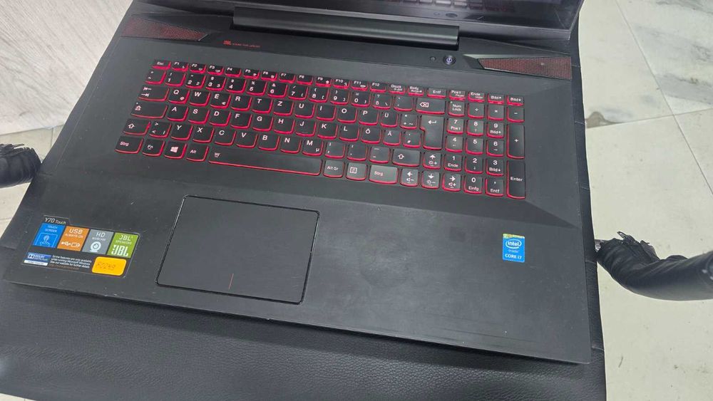 Лаптоп Lenovo Y70-70 Touch screen / i7, 512ssd , 16GB Ram / Nvidia 860