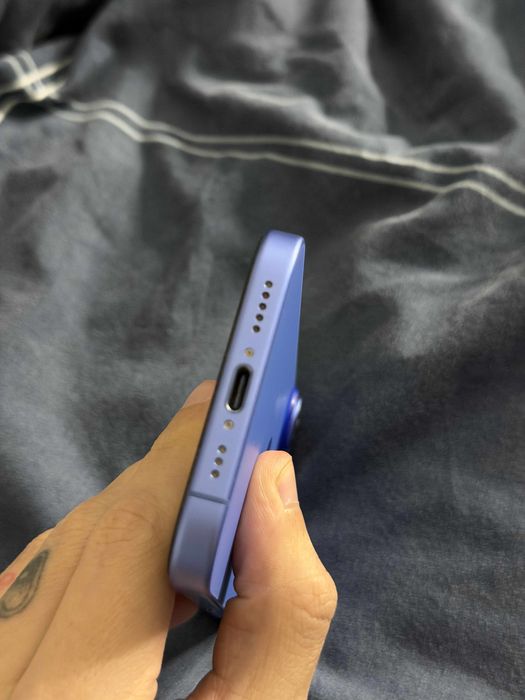 Продава iphone 16