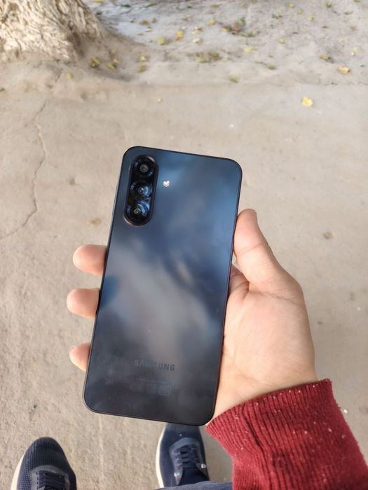 Samsung Galaxy A 17.  6/128gb