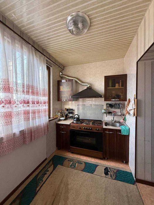 Продаю СВОЮ квартиру 3-х комнт можно сделать -4х . 89кв на Мирабадский