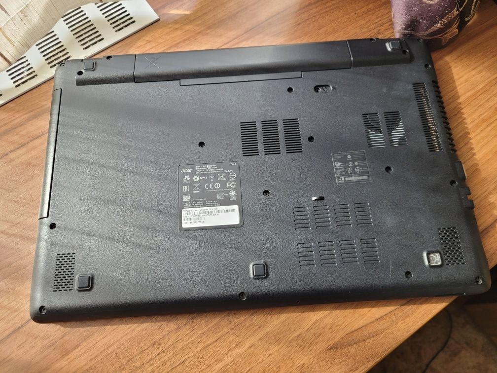 Laptop Acer TravelMate P256-M
