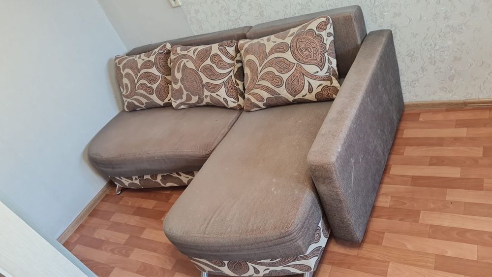 Срочно продам диван 10000тш