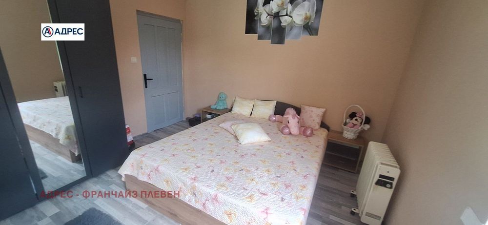 Продава се Къща в с. Николаево, Област Плевен - 196 кв.м за 256 €/кв.м - Снимка #8