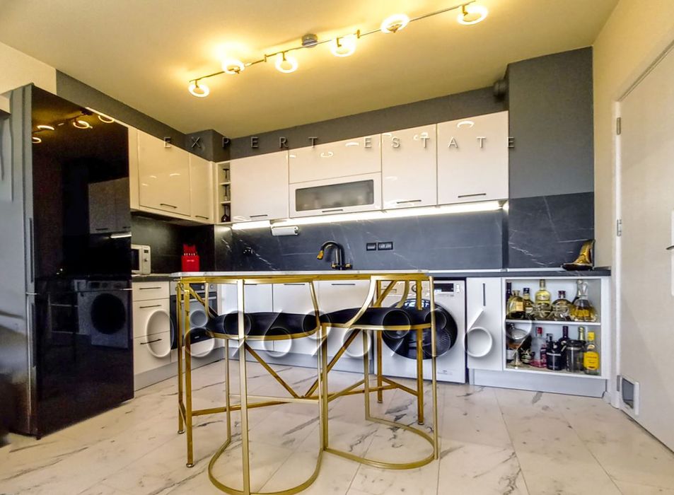 Продава се Двустаен апартамент в Варна, Гранд Мол Варна - 64 кв.м за 2655 €/кв.м - Снимка #1