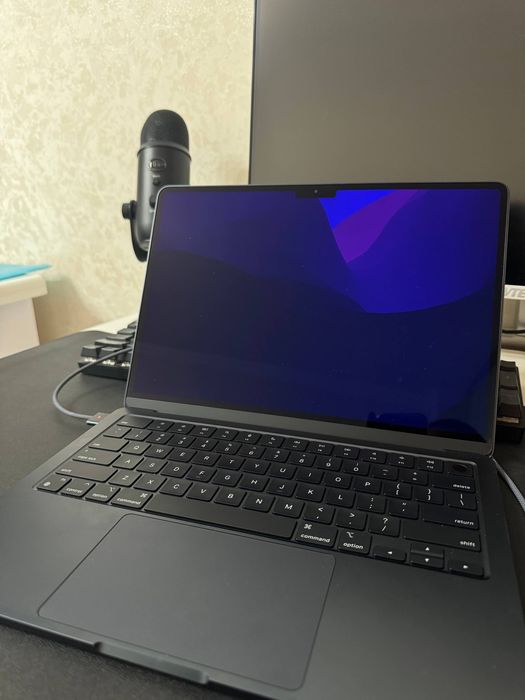 Свой MacBook m3 13.6дюйм 8/512