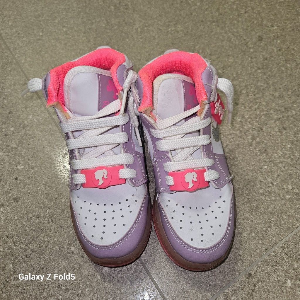 Vand adidasi Nike barbie