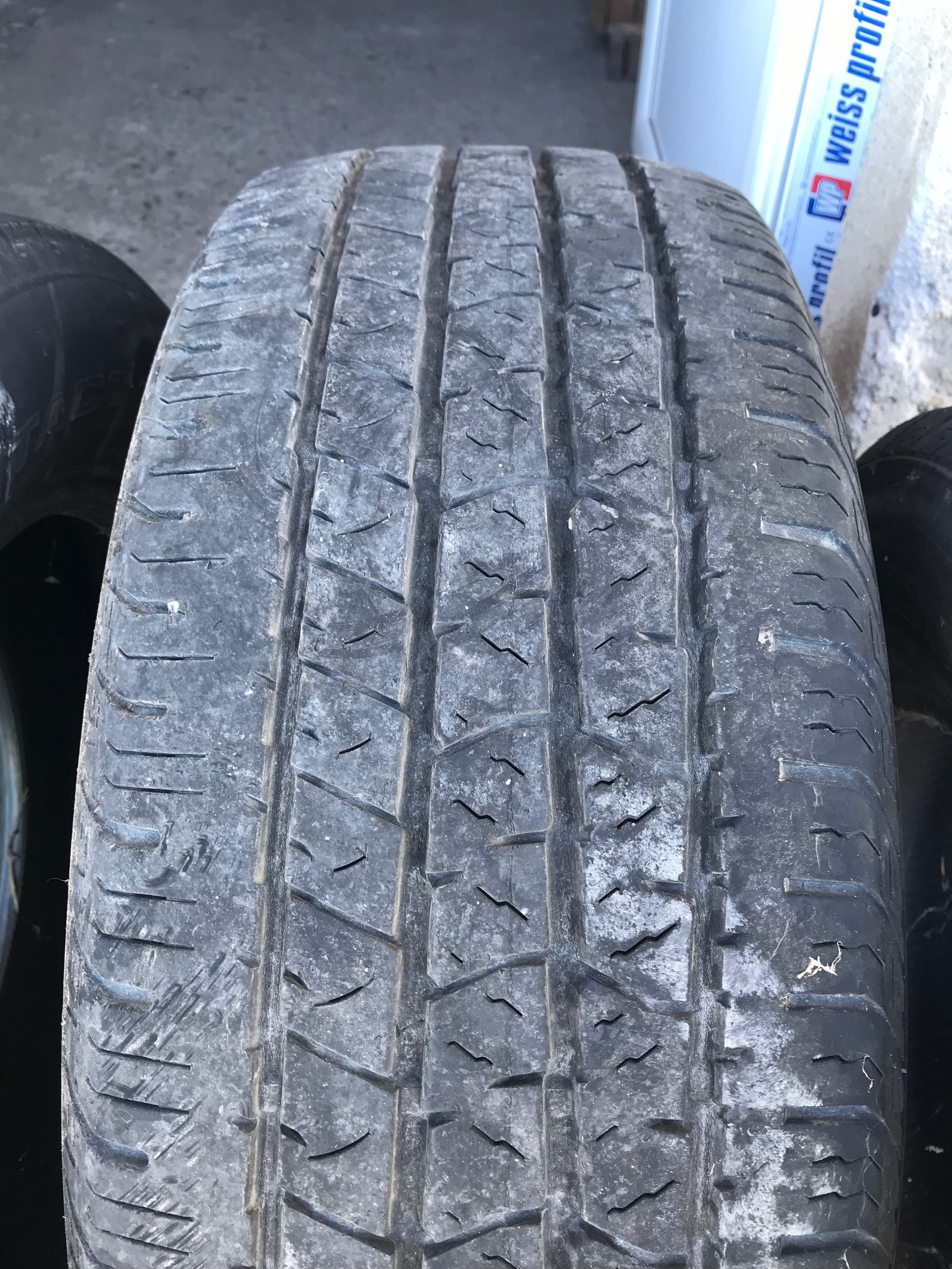 Гуми 265/60/18  DOT 4520 Continental