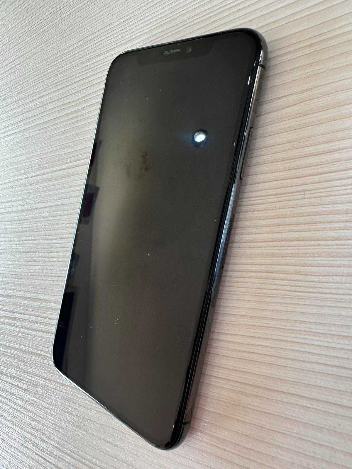 Телефон iPhone XS