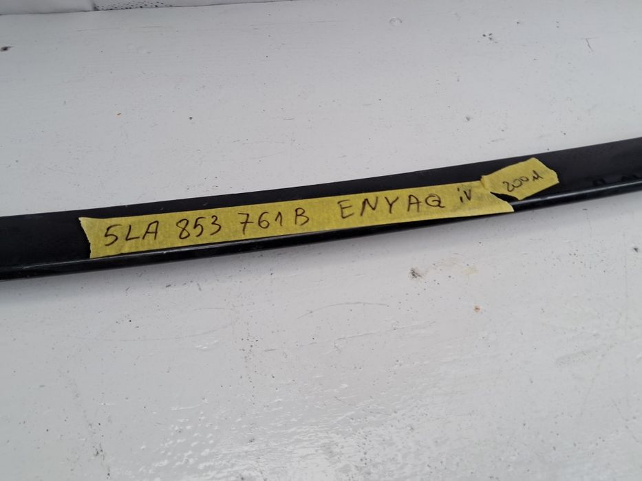 Грил решетка лайсна  Skoda ENYAQ