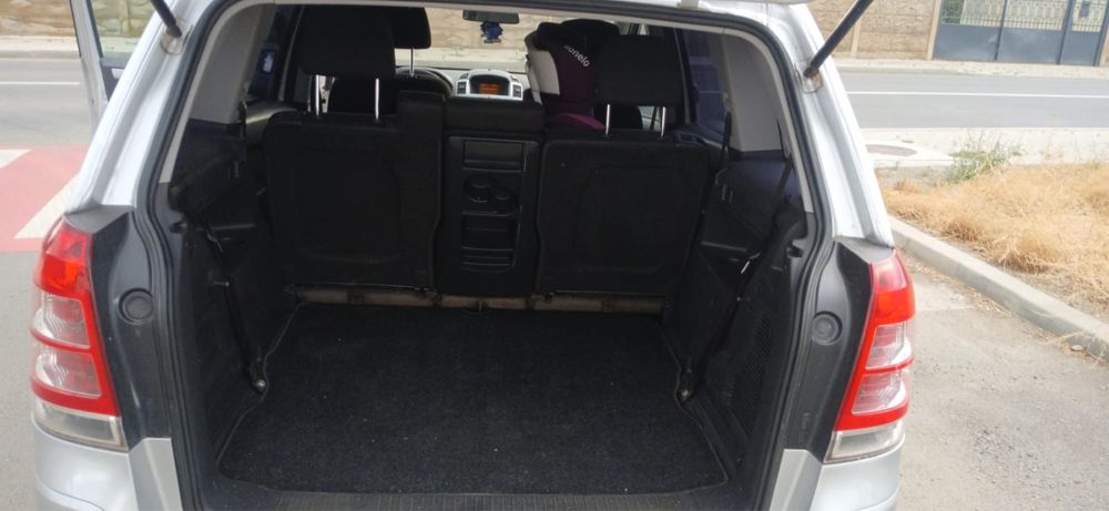 Opel Zafira 7 locuri
