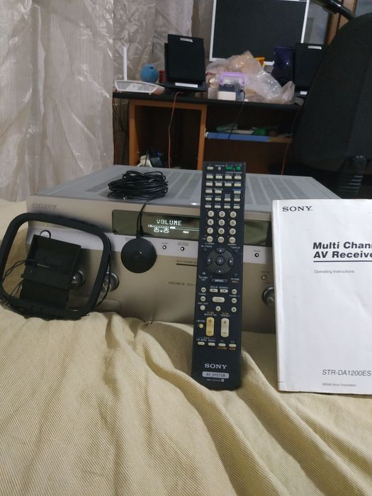 Vând amplituner Sony .