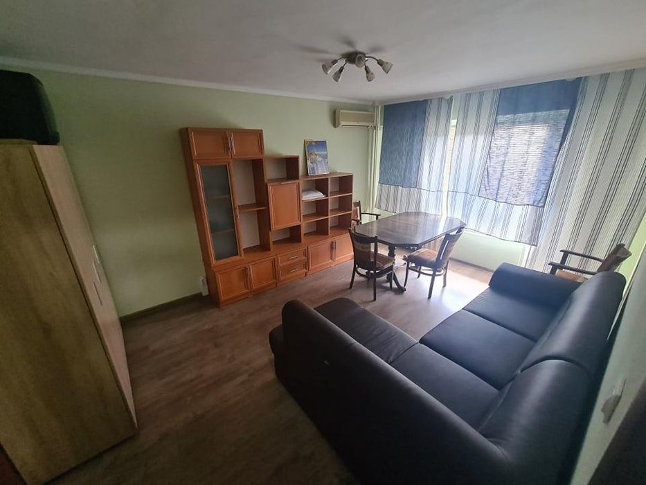 Дава се под наем Двустаен апартамент в Бургас, Славейков - 65 кв.м за 510 € - Снимка #1