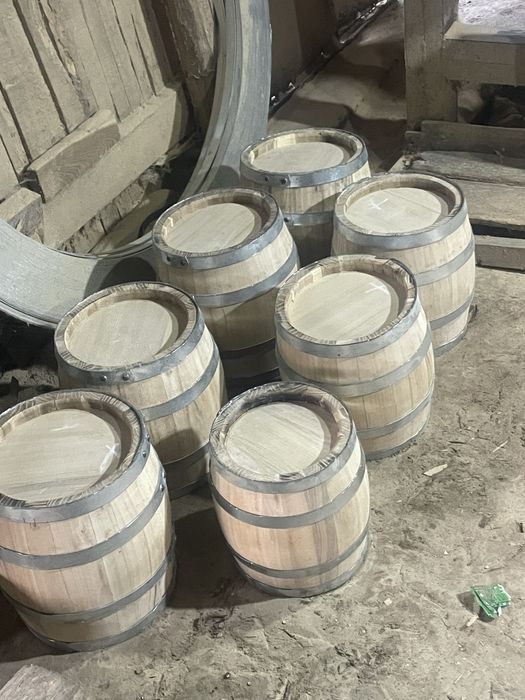 Vand butoaie din lemn