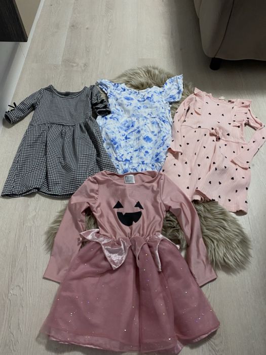 Lot haine fetita 4-5 ani