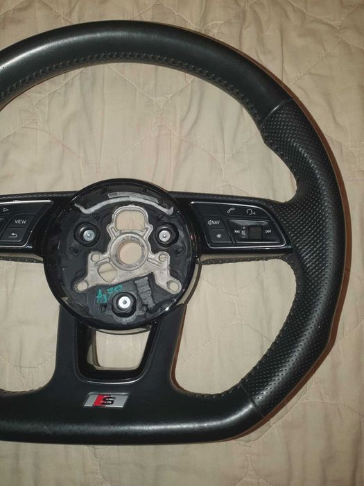 Volan tesit Audi S4 B9 second hand cu padele originale si airbag