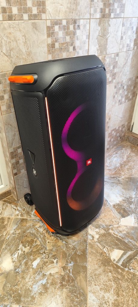 Vând jbl partybox 710